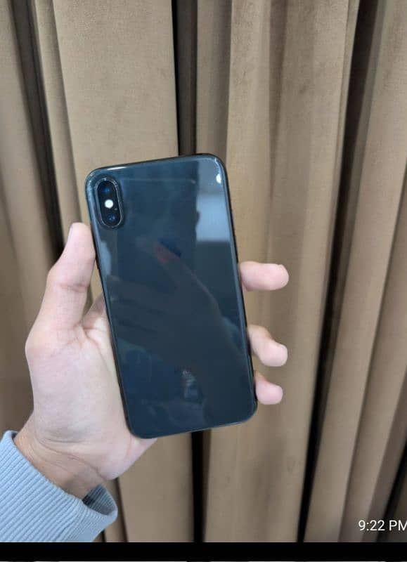 iphone X 64 GB GREAT CONDITION 5