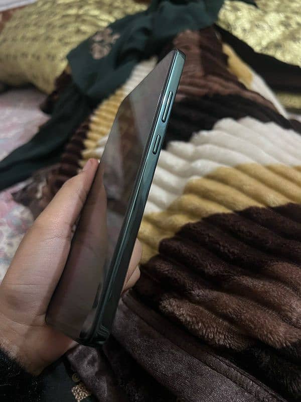 oppo reno 12F 4