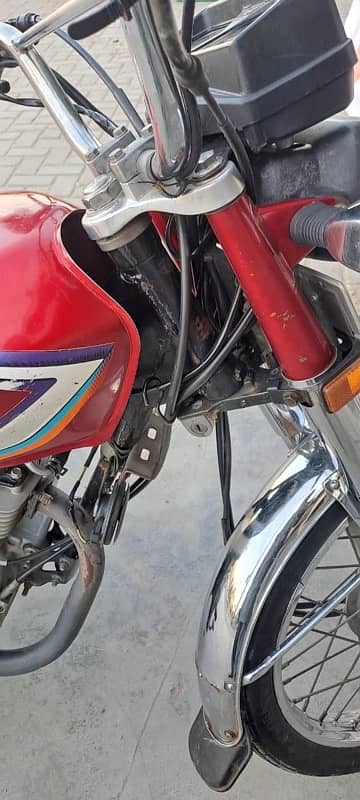 red honda 125 10