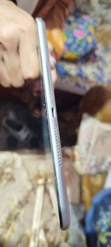 Ipad 9th Generation 64 gb With box plus charger 2