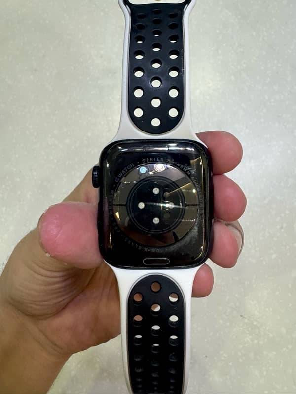 Apple Watch Series 7 (45 mm) GPS 4