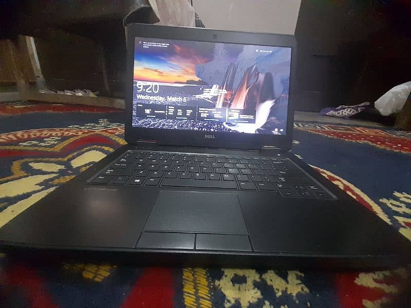 dell core i5 urgent sale. cnt num 03189417278 1