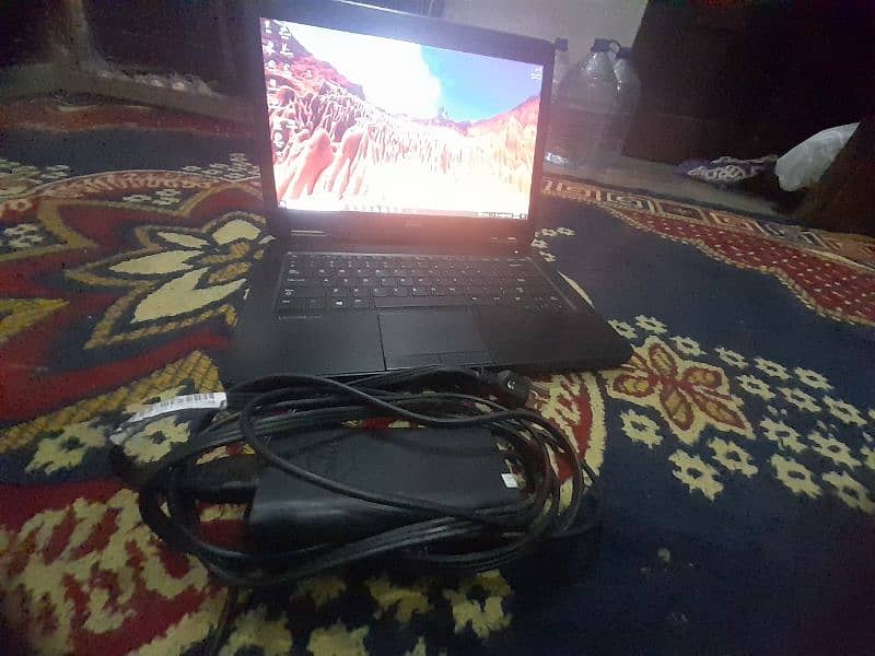 dell core i5 urgent sale. cnt num 03189417278 5