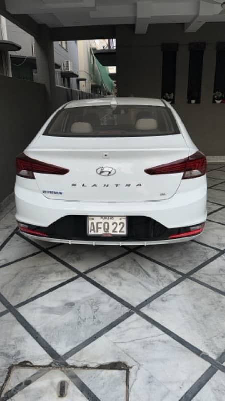 Hyundai Elantra 2023 0