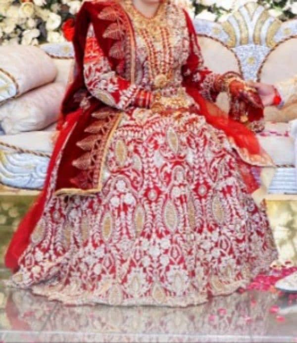 I want to sell my designer bridal lehnga 3