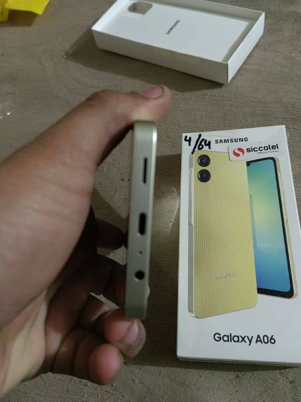 Samsung A06  4/64 4