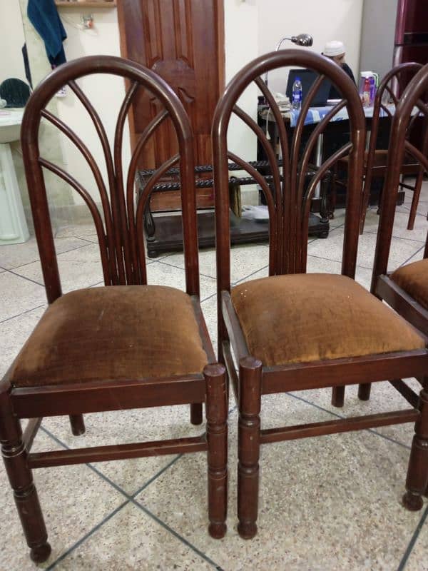 4 Wooden Dining Chairs 1