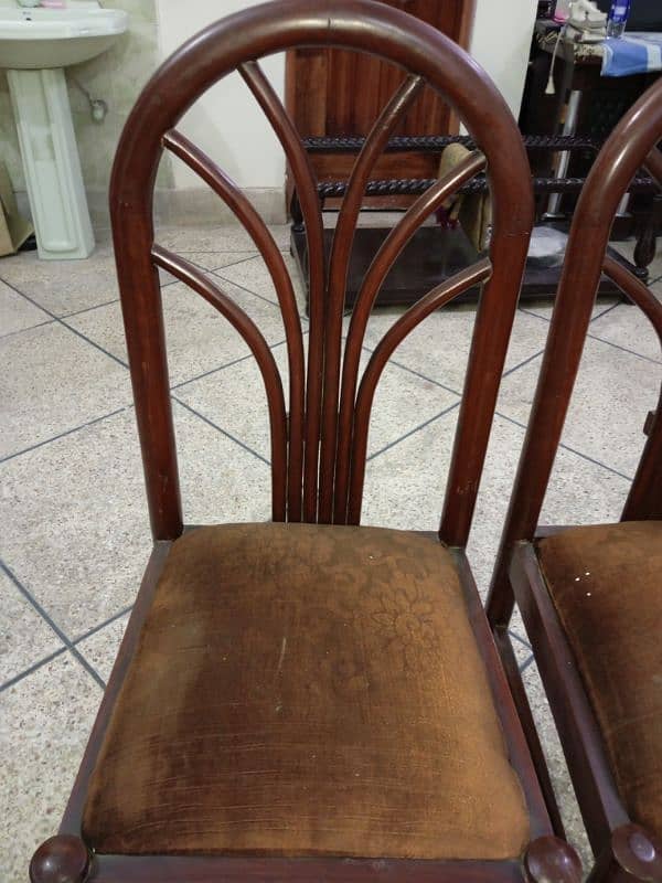 4 Wooden Dining Chairs 2