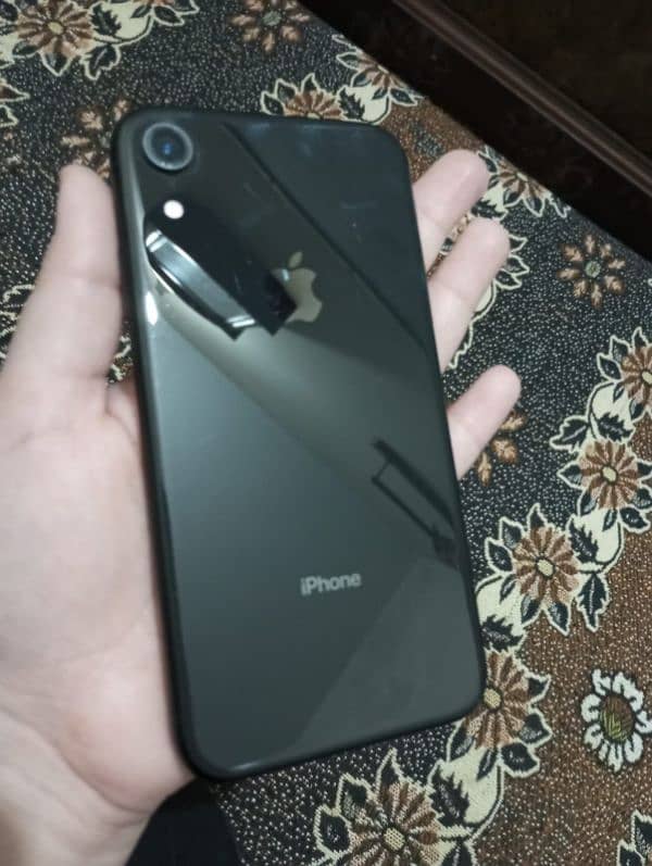 i phone XR 2