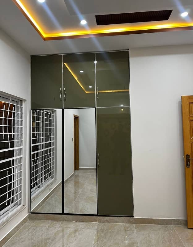 5 Marla Brand New Lower Portion For Rent In Park View City Lahore. 3