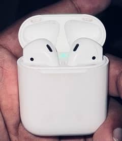 Apple airpords original just 3 months used only serious buyer contact