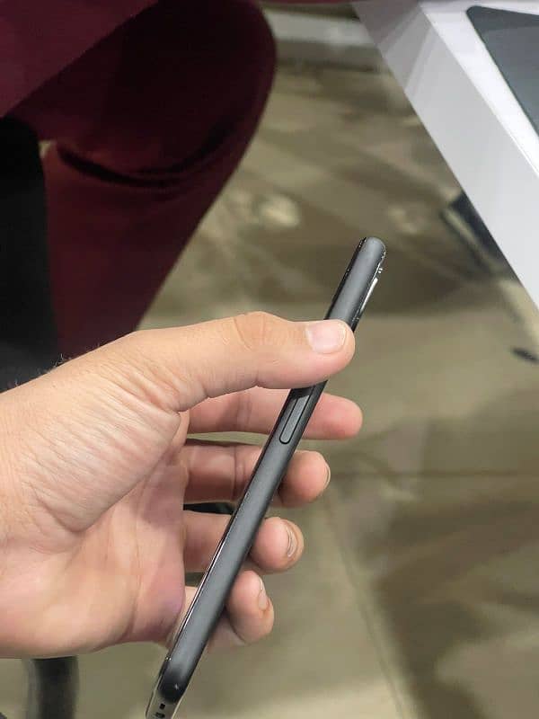 Google pixel 4 pta approved 6/64 Camera looks like iphone 13 pro 5