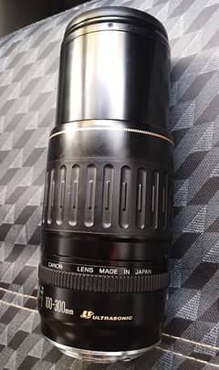 Canon lens 100 - 300 mm zoom lens