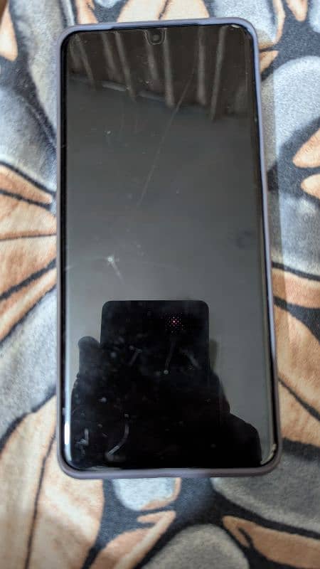 Samsung S20 ultra with white line in screen 0