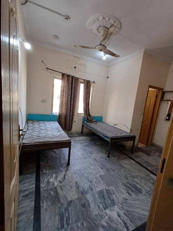 Furnished Room available for rent job holders or students near ucp University or shaukat khanum hospital or abdul sattar eidi road M2 0