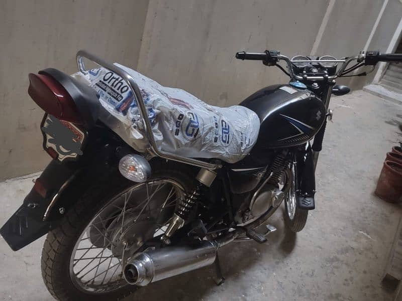 suzuki 150 GS 4