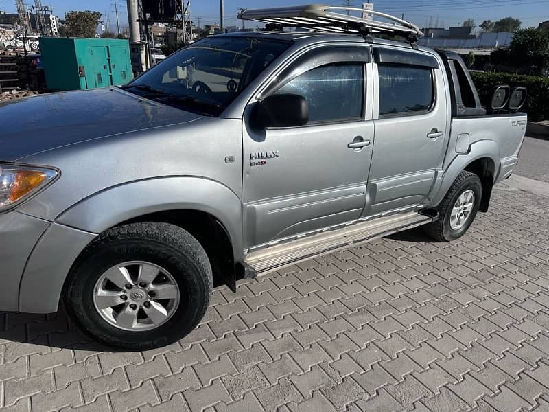 Toyota Hilux 2011 3