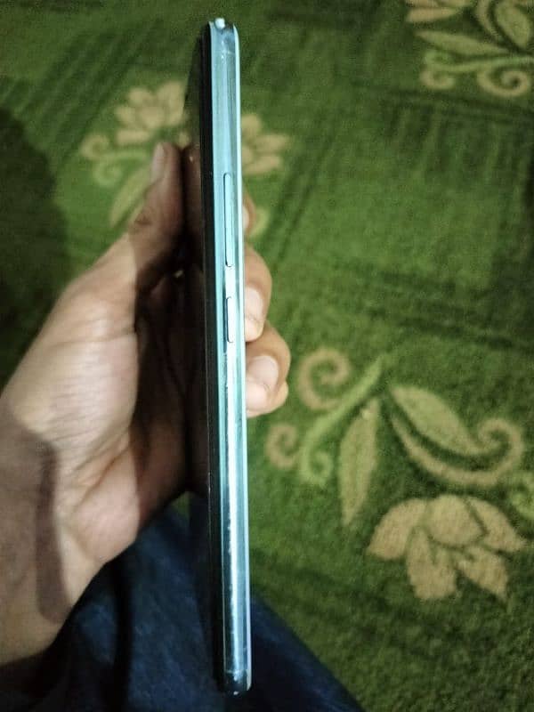 Vivo S1 4/128 Clean condition 3