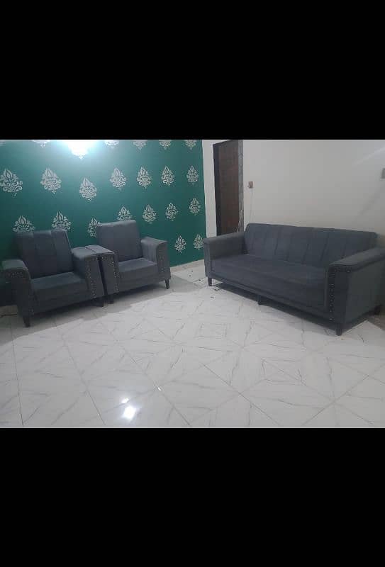 Sofa set 5 seater and cumbed 0