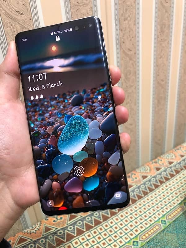 samsung s10 5g 8gb 256gb pta approved 3