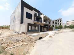 HOUSE AVAILABLE FOR SALE BLOCK C-1 SIZE 9 MARLA IN MULTI GARDENS B-17 ISLAMABAD