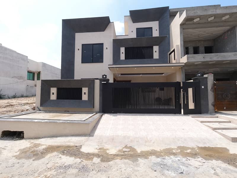 HOUSE AVAILABLE FOR SALE BLOCK C-1 SIZE 9 MARLA IN MULTI GARDENS B-17 ISLAMABAD 2