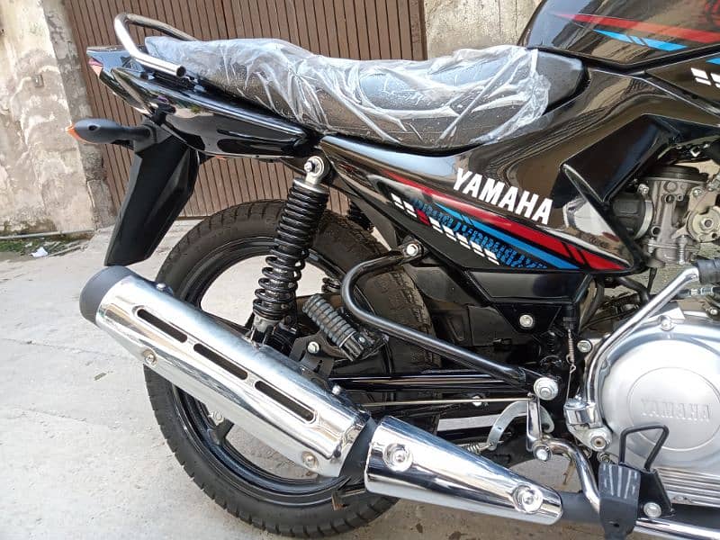 Yamaha YBR125G 2024 1