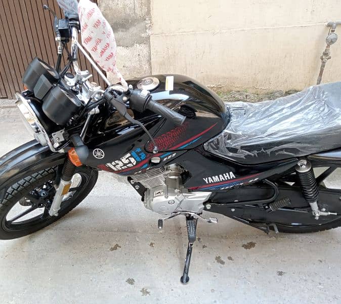 Yamaha YBR125G 2024 7