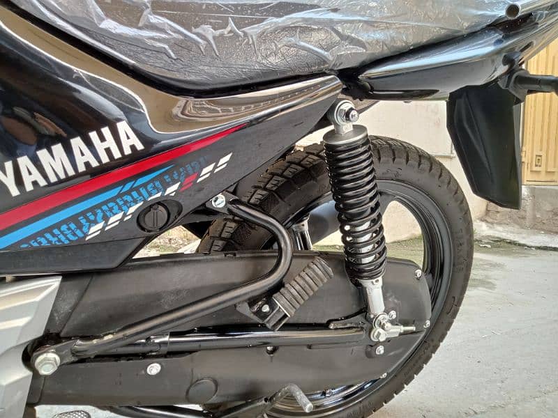 Yamaha YBR125G 2024 9