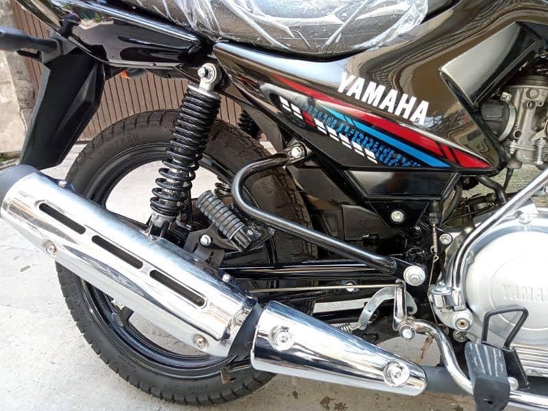 Yamaha YBR125G 2024 14