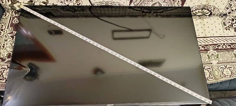 Wegaflex panel break 50 inches under warranty Led 0