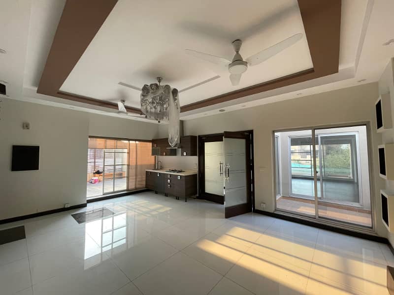 Slightly Use One kanal House For Sale DHA Phase 3 4