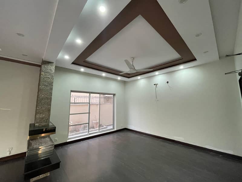 Slightly Use One kanal House For Sale DHA Phase 3 12