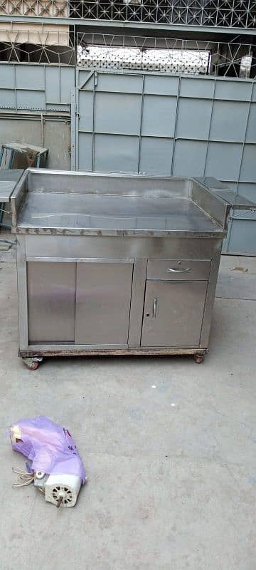 SS steel counter with wheel frame 0