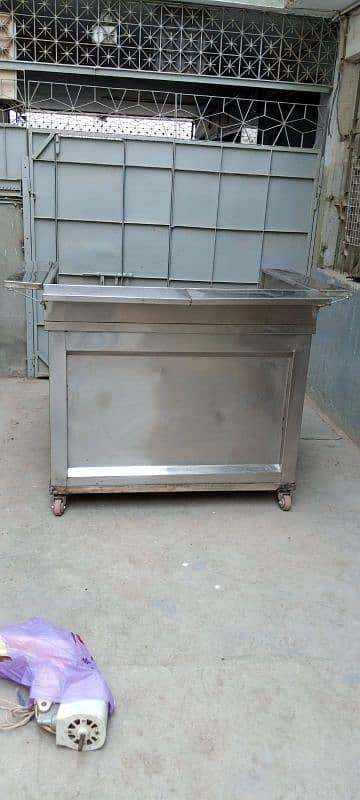 SS steel counter with wheel frame 3