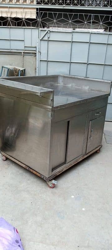 SS steel counter with wheel frame 6