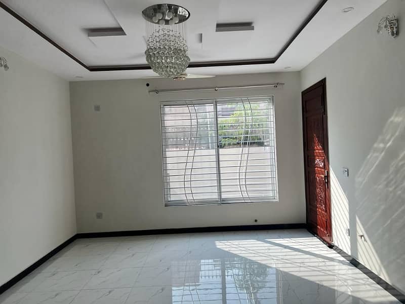 HOUSE AVAILABLE FOR SALE B SIZE 10 MARLA IN MULTI GARDENS B-17 ISLAMABAD 6