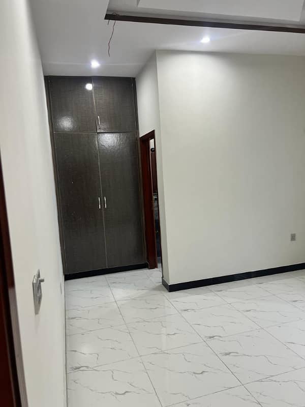 HOUSE AVAILABLE FOR SALE B SIZE 10 MARLA IN MULTI GARDENS B-17 ISLAMABAD 22