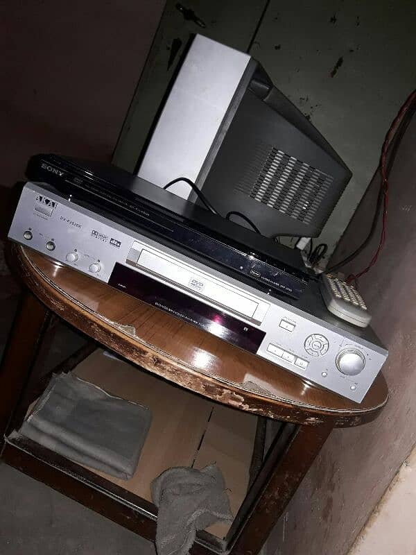 akai and sony dvd players 1