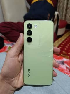 Vivo Y100 for sale with all accessories | Looks like a New Mobile