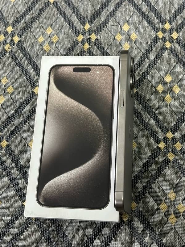 iPhone 15 Pro Max Natural Titanium 256GB Canadian JV NonPta 4