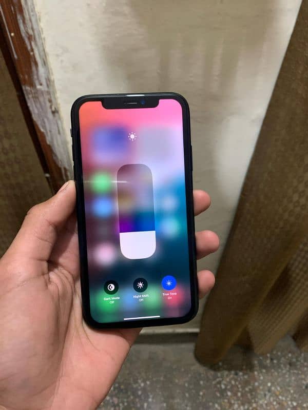 Iphone xr 128 GB factory unlocked. Exchange possible 03185146868 call 3