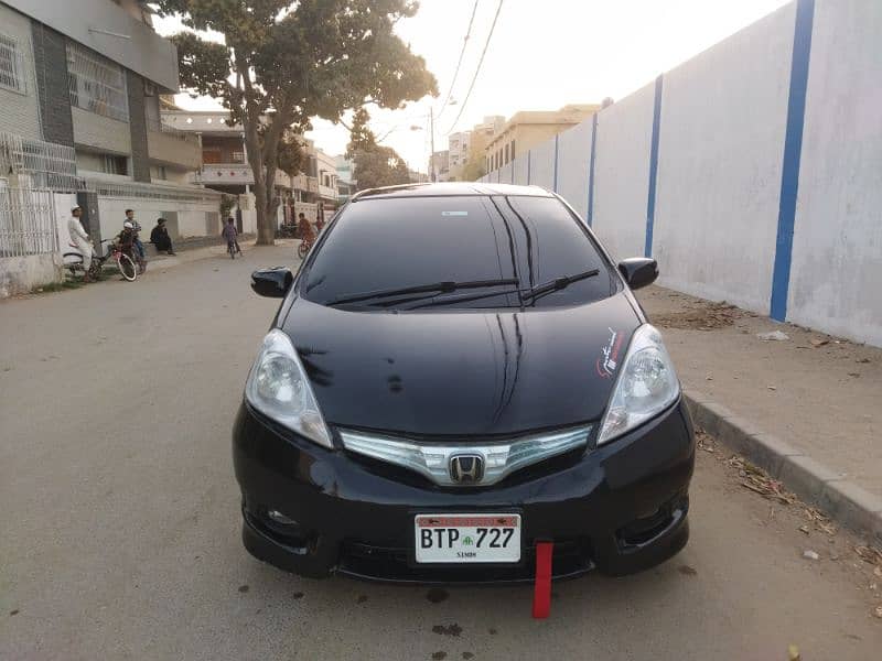 Honda Fit shuttule 2016 1 owner own engine mint condt btr freed aqua 1