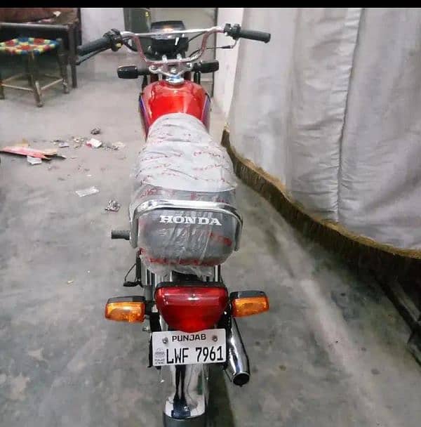 Honda 70 argent sale 03279252314 WhatsApp 1