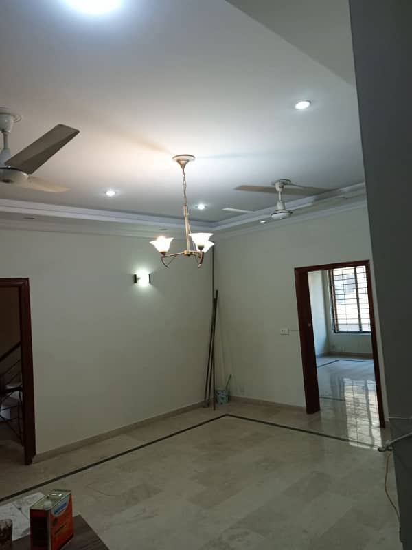 Beautiful ground+basement available for rent in G-11 6 bedrooms 6 washrooms 2 drawing dining 2 kitchen TV lounge Servant Quarter 230k rent 8