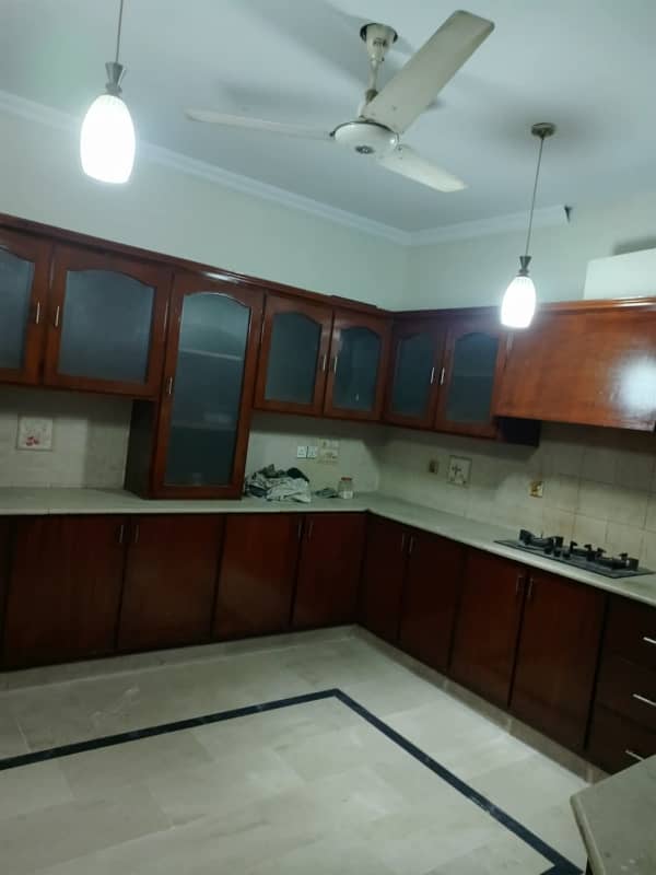 Beautiful ground+basement available for rent in G-11 6 bedrooms 6 washrooms 2 drawing dining 2 kitchen TV lounge Servant Quarter 230k rent 15