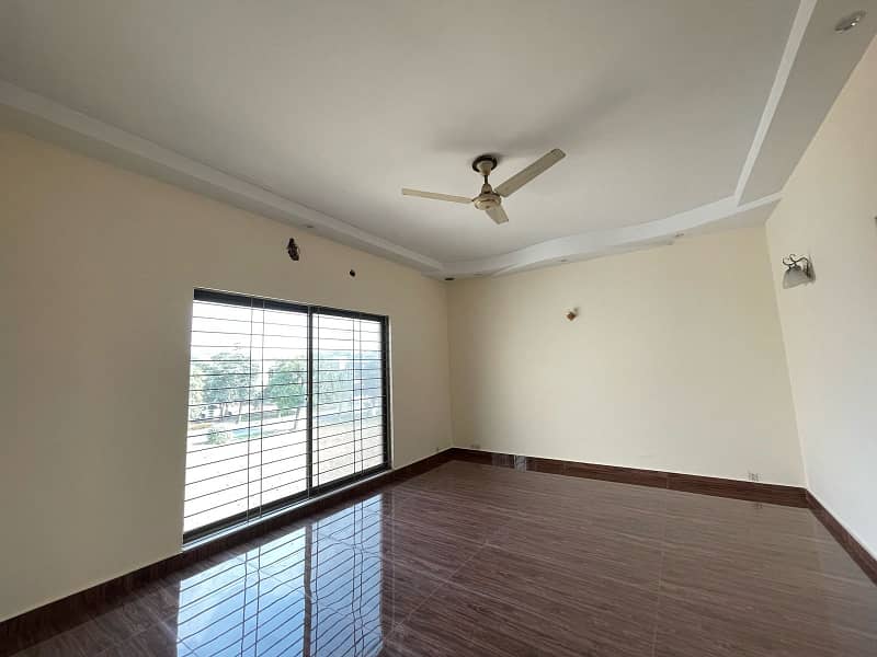 1 Kanal Well Maintained Owner Build Lower Portion Available For Rent In DHA Phase 1 6