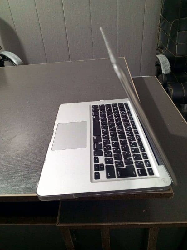 MacBook pro 2012 in excellent condition 4