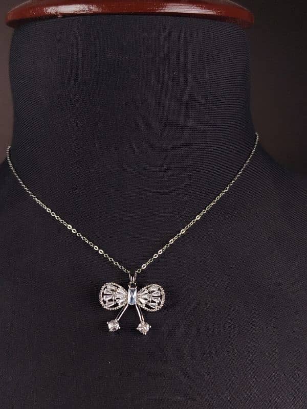 High Quality Trendy Necklace Golden & Silver 10