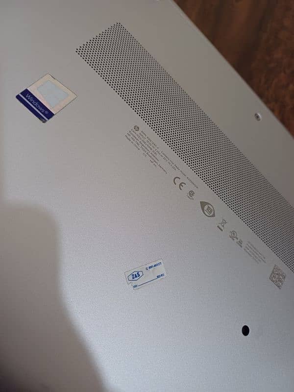 HP EliteBook touchscreen 16gb 512gb 840 G6 – Core i5 (8th Gen) 8